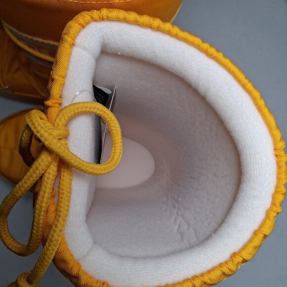 Moon Boot Boots Icon Nylon Yellow EU 35/38 Men US 3.5-6 Women US 4.5-7 - Picture 7 of 16